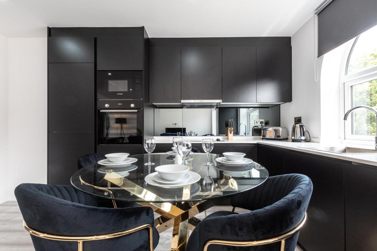 Elegant Apartments In Staines L Free Onsite Parking Staines-upon-Thames Exteriér fotografie