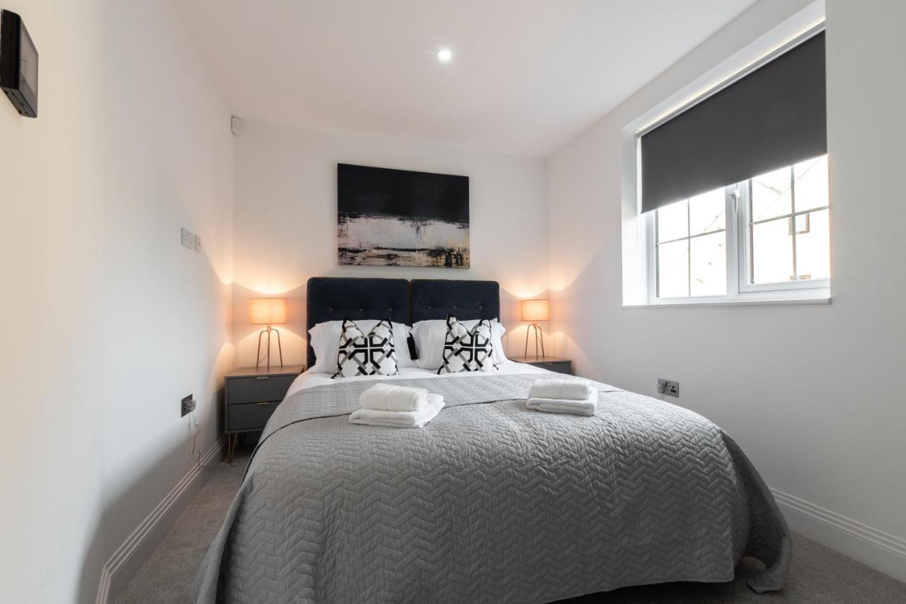 Elegant Apartments In Staines L Free Onsite Parking Staines-upon-Thames Exteriér fotografie
