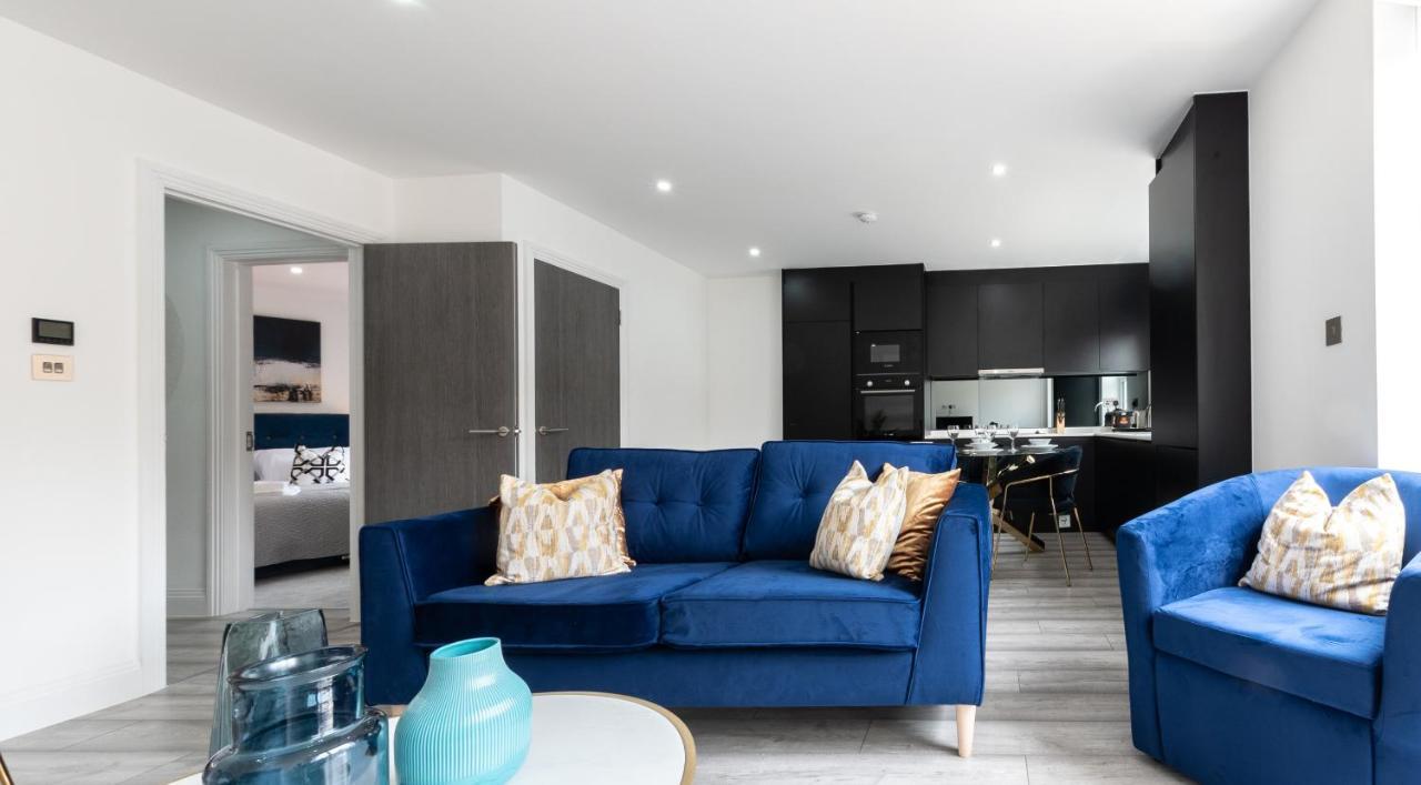 Elegant Apartments In Staines L Free Onsite Parking Staines-upon-Thames Exteriér fotografie