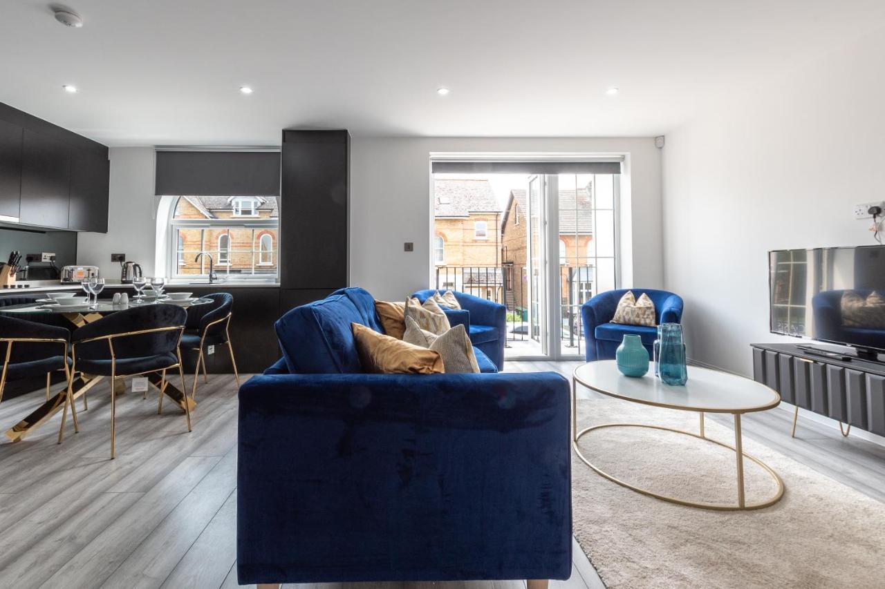 Elegant Apartments In Staines L Free Onsite Parking Staines-upon-Thames Exteriér fotografie