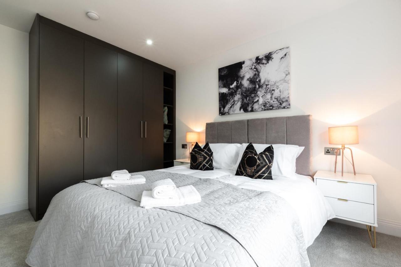 Elegant Apartments In Staines L Free Onsite Parking Staines-upon-Thames Exteriér fotografie