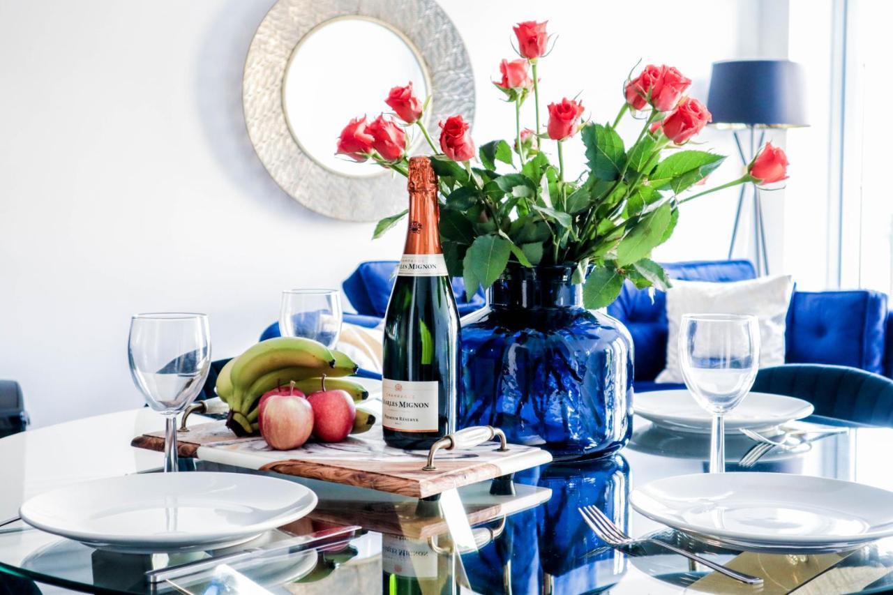 Elegant Apartments In Staines L Free Onsite Parking Staines-upon-Thames Exteriér fotografie