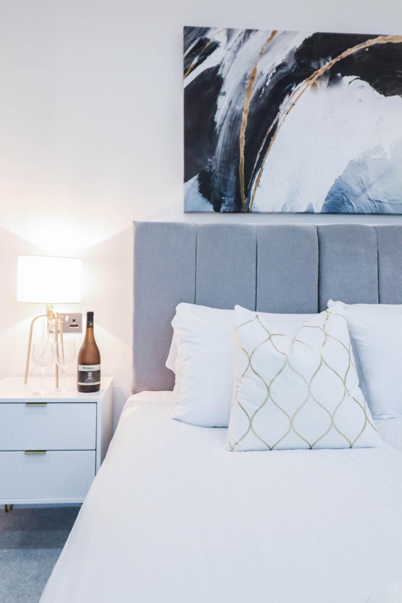 Elegant Apartments In Staines L Free Onsite Parking Staines-upon-Thames Exteriér fotografie