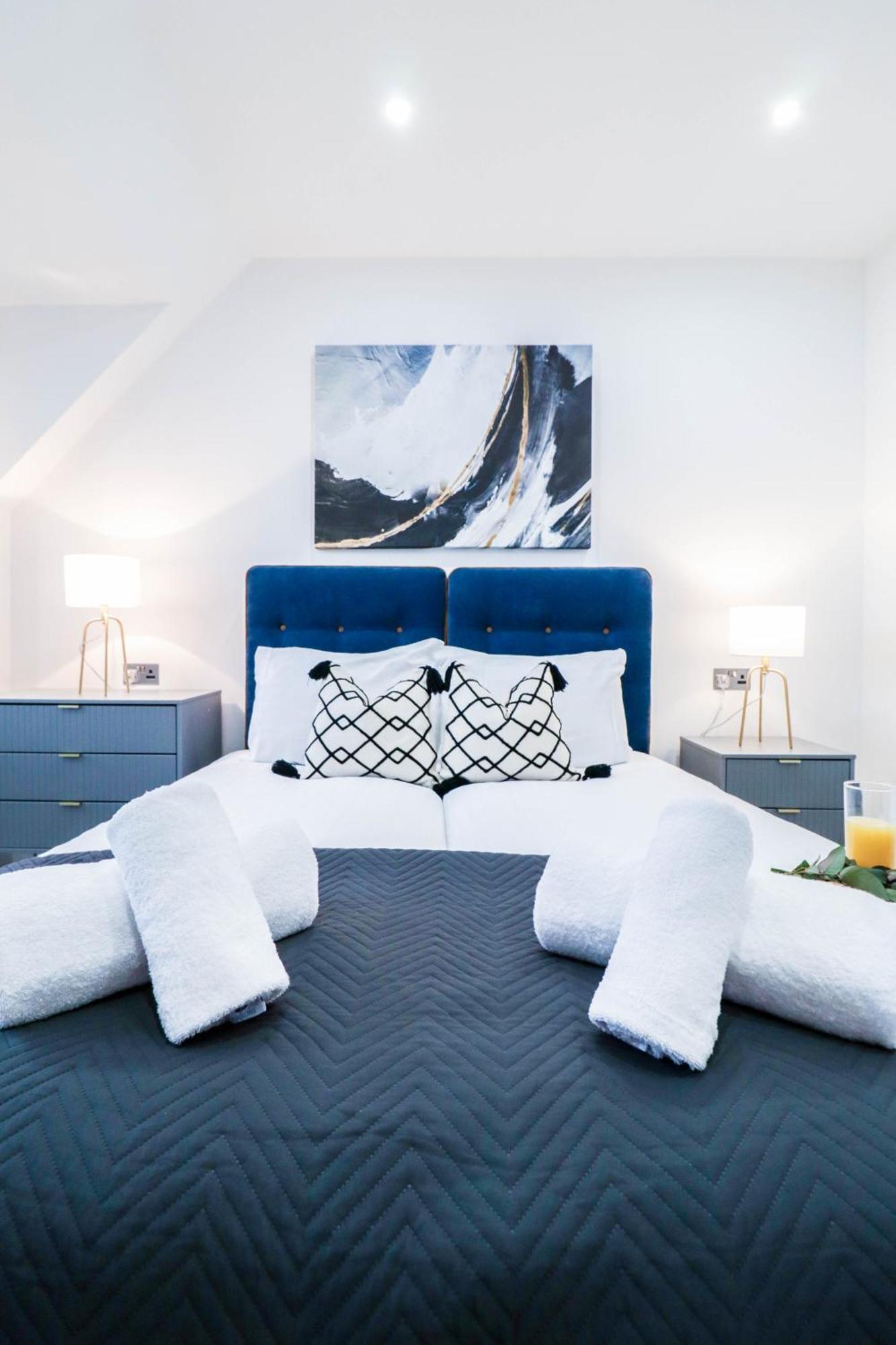 Elegant Apartments In Staines L Free Onsite Parking Staines-upon-Thames Exteriér fotografie