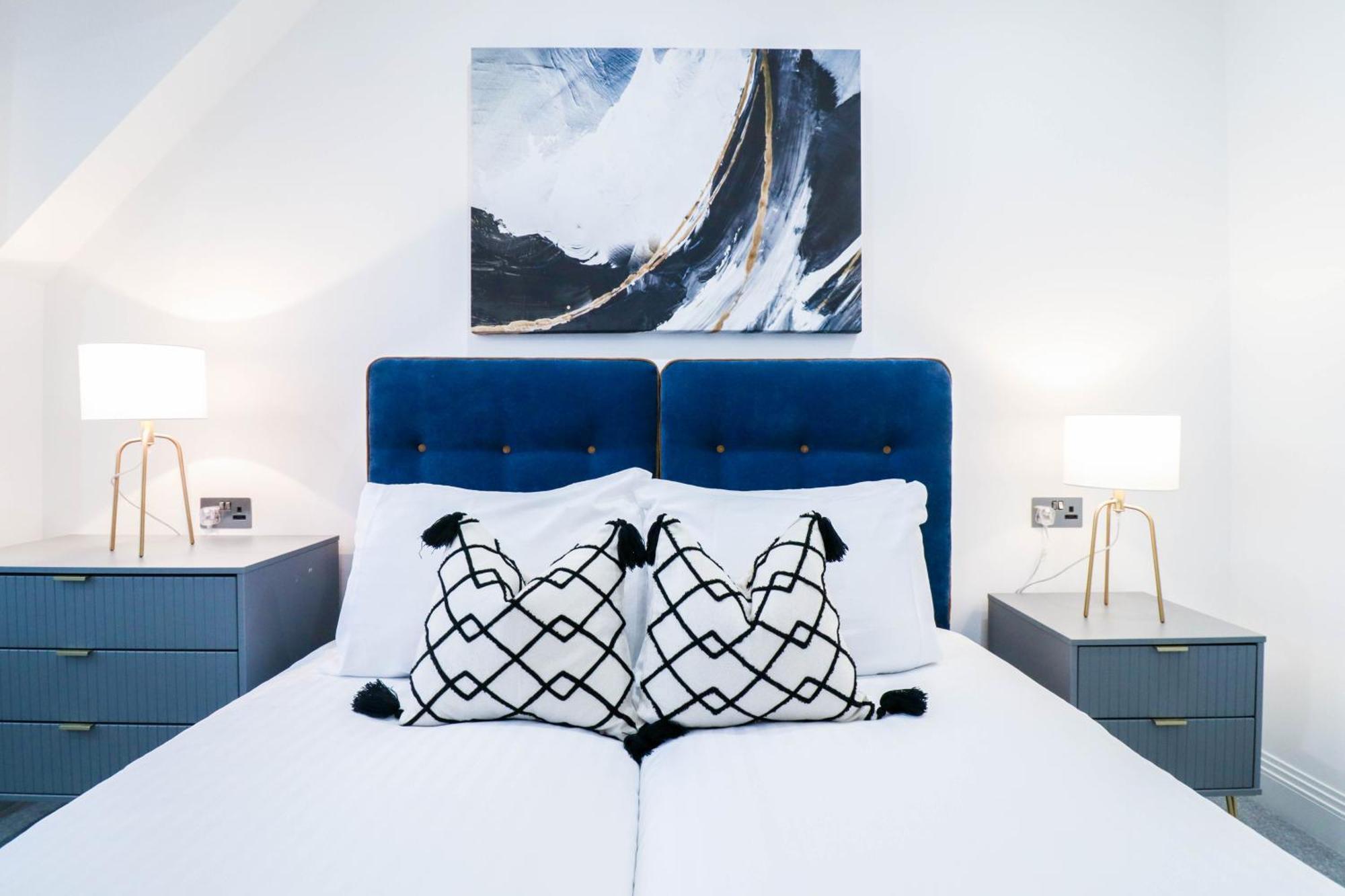 Elegant Apartments In Staines L Free Onsite Parking Staines-upon-Thames Exteriér fotografie