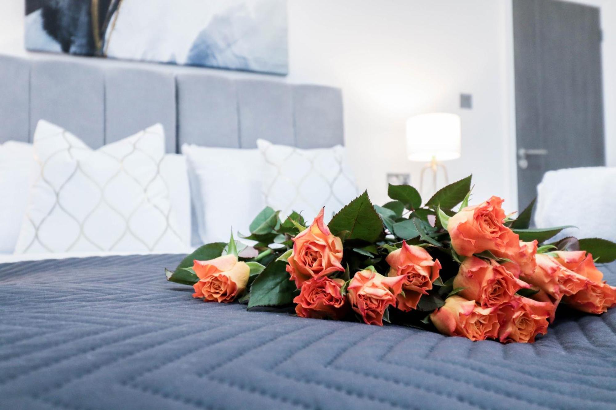 Elegant Apartments In Staines L Free Onsite Parking Staines-upon-Thames Exteriér fotografie
