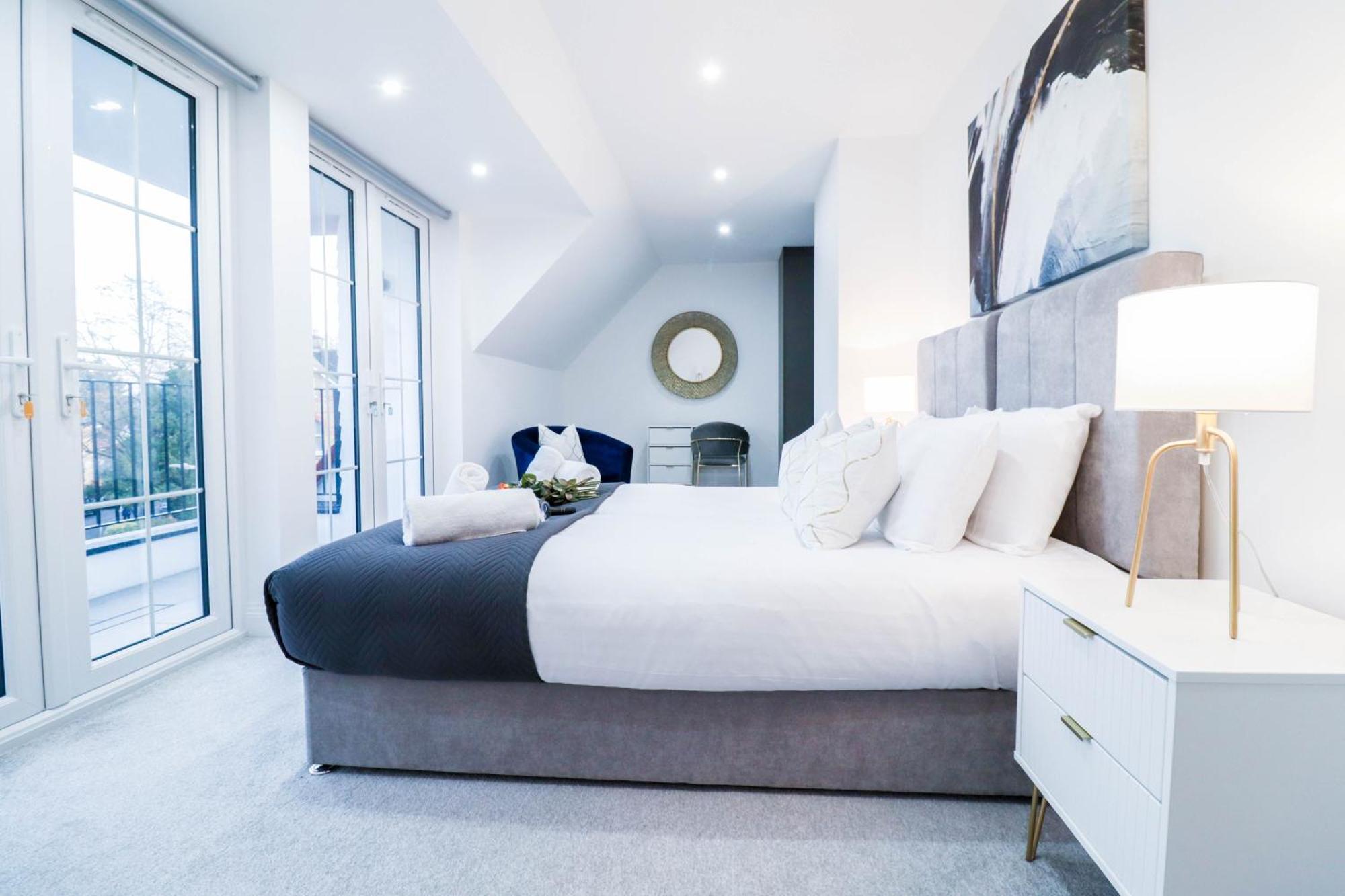 Elegant Apartments In Staines L Free Onsite Parking Staines-upon-Thames Exteriér fotografie