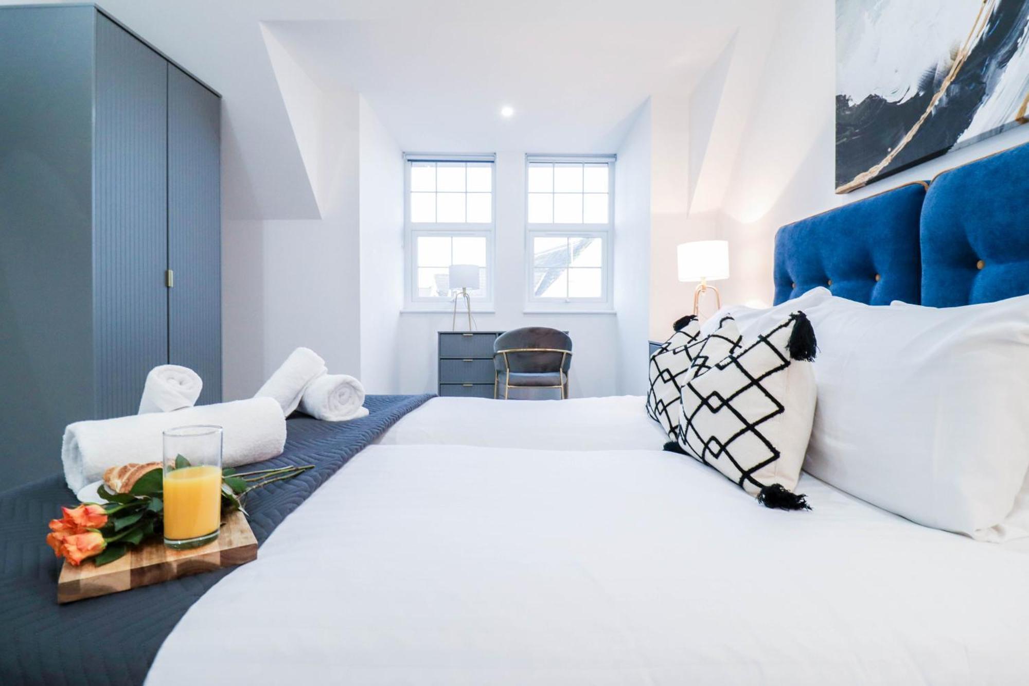 Elegant Apartments In Staines L Free Onsite Parking Staines-upon-Thames Exteriér fotografie