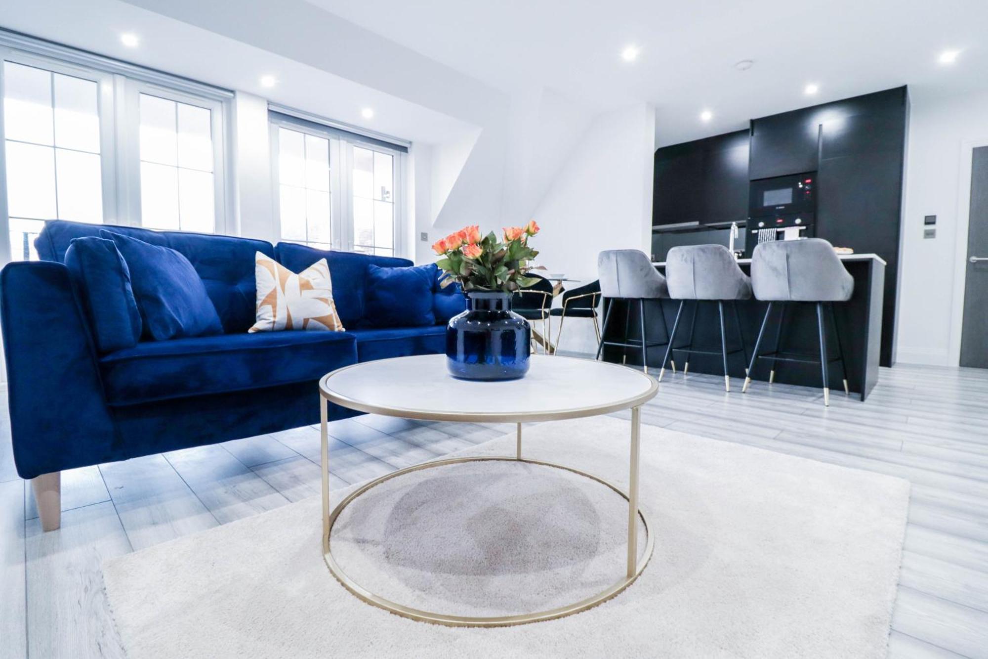 Elegant Apartments In Staines L Free Onsite Parking Staines-upon-Thames Exteriér fotografie